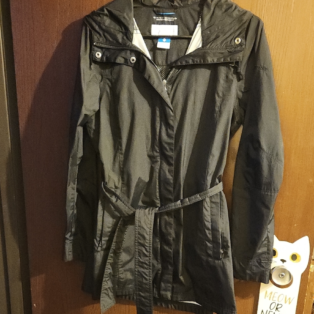 Columbia Black Trench Coat with Water-Resistant Fabric